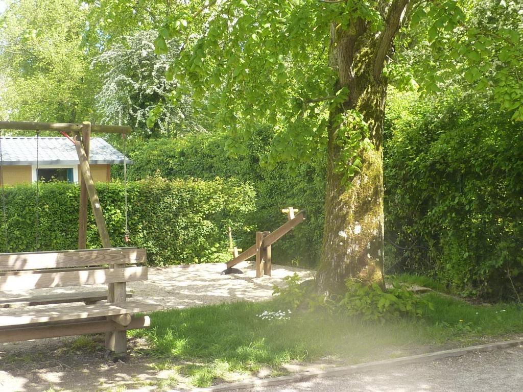 Campsite Pommiers Des Trois Pays 4*